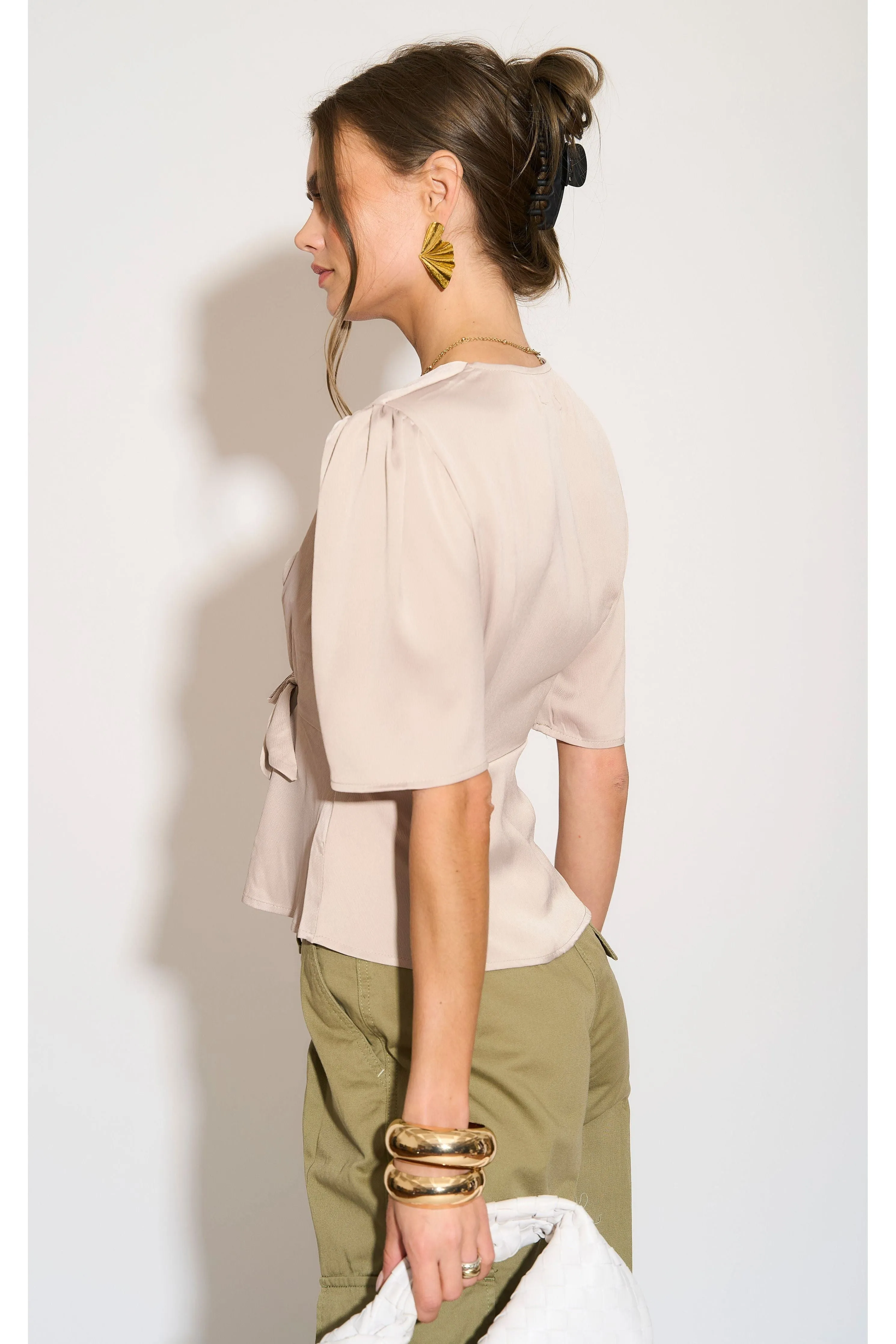 LOVE SUNSHINE Beige Short Sleeve Knotted Crepe Satin Top